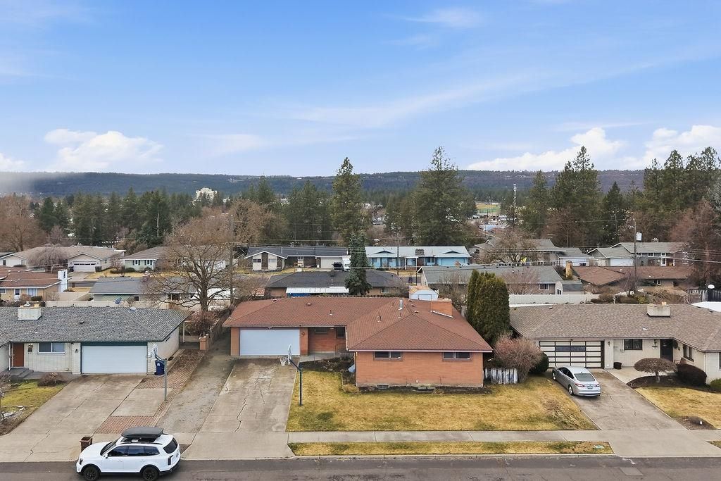 5827 N Fleming St, Spokane, WA 99205