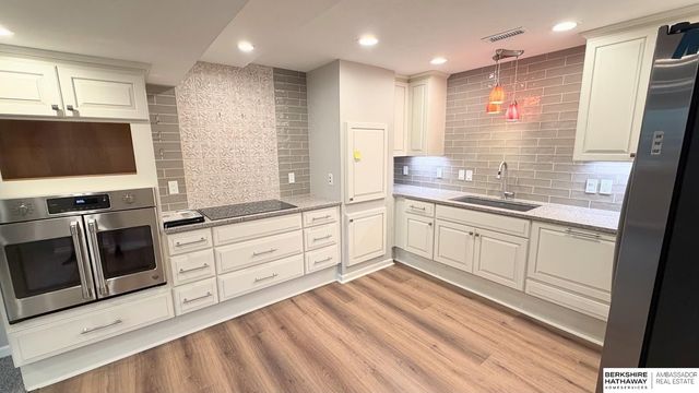 15257 Bemis Street, Omaha, NE 68154