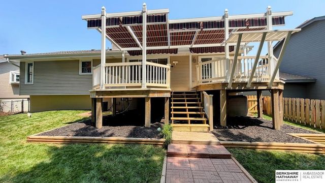 15257 Bemis Street, Omaha, NE 68154