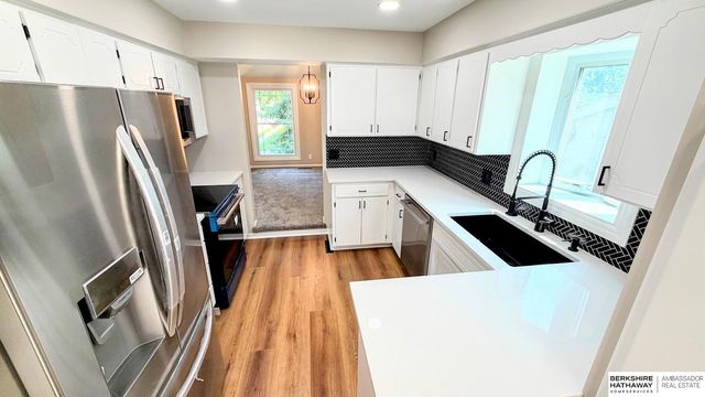 15257 Bemis Street, Omaha, NE 68154