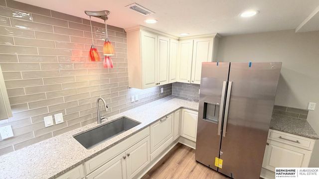 15257 Bemis Street, Omaha, NE 68154