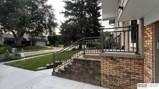 15257 Bemis Street, Omaha, NE 68154