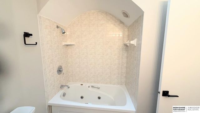 15257 Bemis Street, Omaha, NE 68154