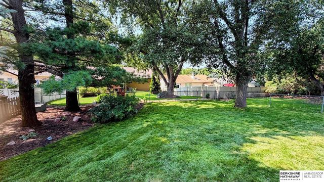 15257 Bemis Street, Omaha, NE 68154
