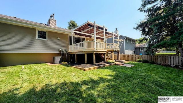 15257 Bemis Street, Omaha, NE 68154