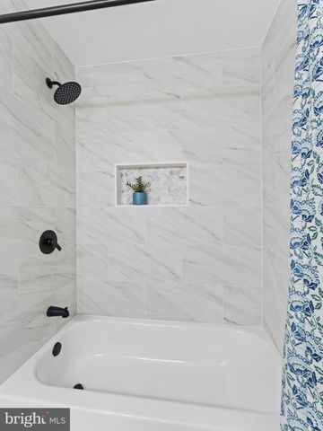 37 S READ AVE, Runnemede, NJ 08078