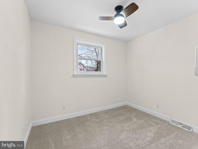 37 S READ AVE, Runnemede, NJ 08078