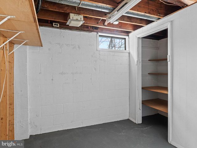 37 S READ AVE, Runnemede, NJ 08078