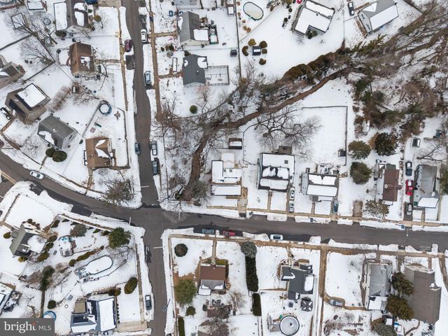 37 S READ AVE, Runnemede, NJ 08078