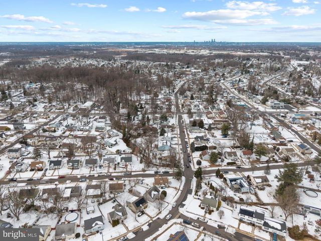 37 S READ AVE, Runnemede, NJ 08078