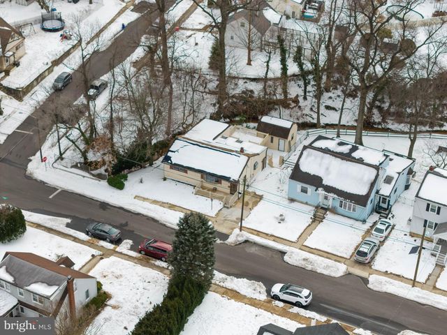 37 S READ AVE, Runnemede, NJ 08078