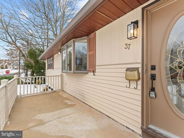 37 S READ AVE, Runnemede, NJ 08078