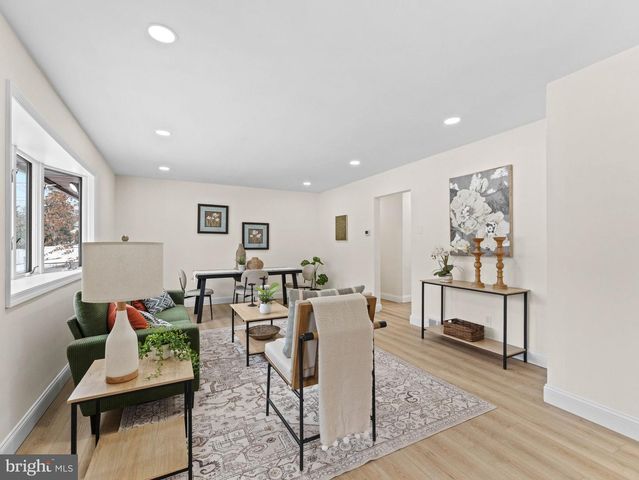 37 S READ AVE, Runnemede, NJ 08078