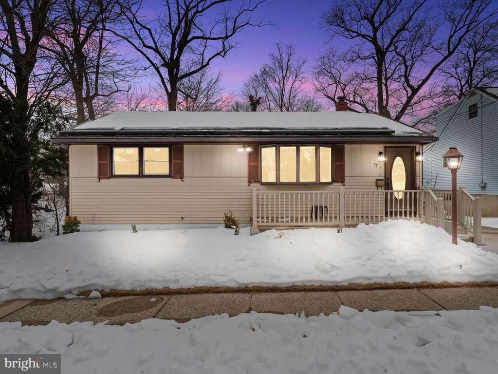 37 S READ AVE, Runnemede, NJ 08078