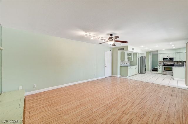 899 Monika Way, Las Vegas, NV 89119