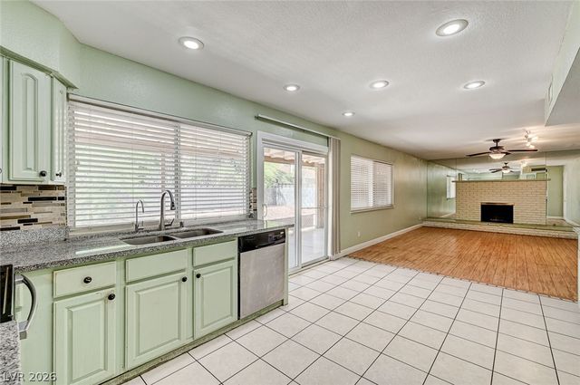 899 Monika Way, Las Vegas, NV 89119