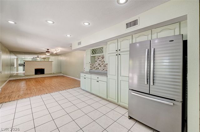 899 Monika Way, Las Vegas, NV 89119