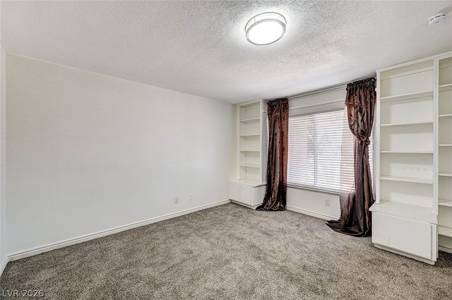899 Monika Way, Las Vegas, NV 89119