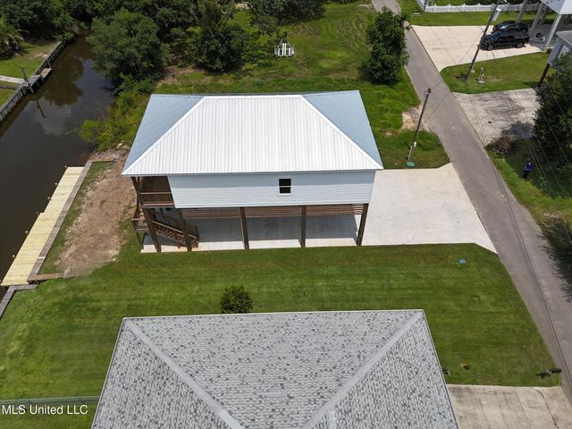 56 Good Street, Bay Saint Louis, MS 39520