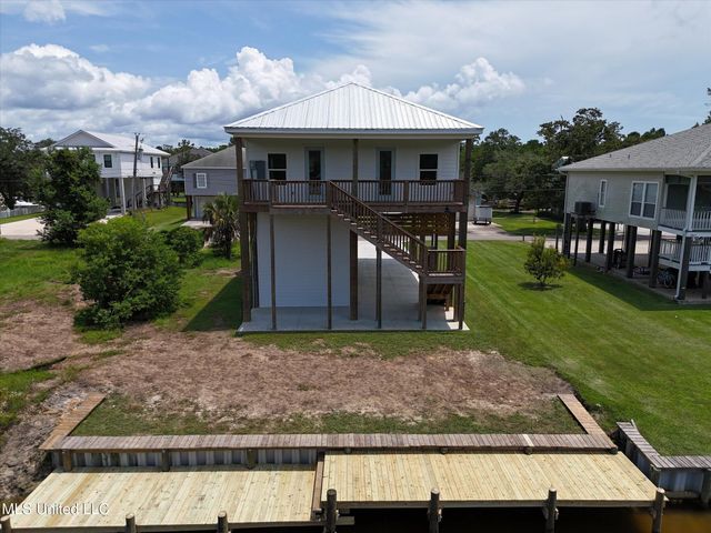 56 Good Street, Bay Saint Louis, MS 39520