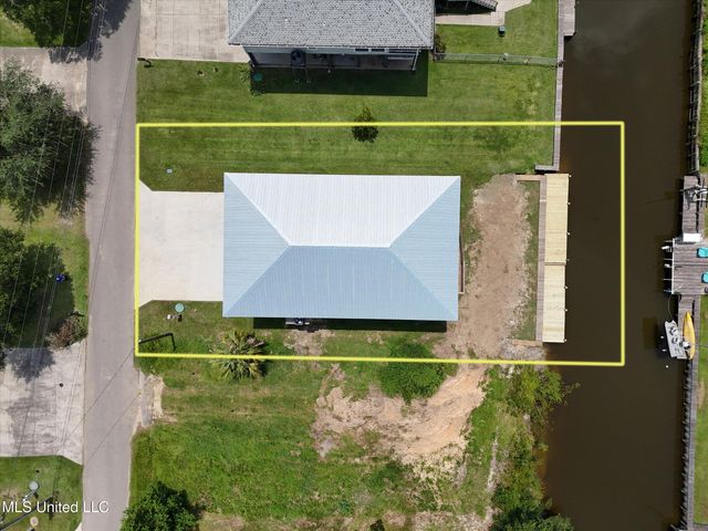 56 Good Street, Bay Saint Louis, MS 39520