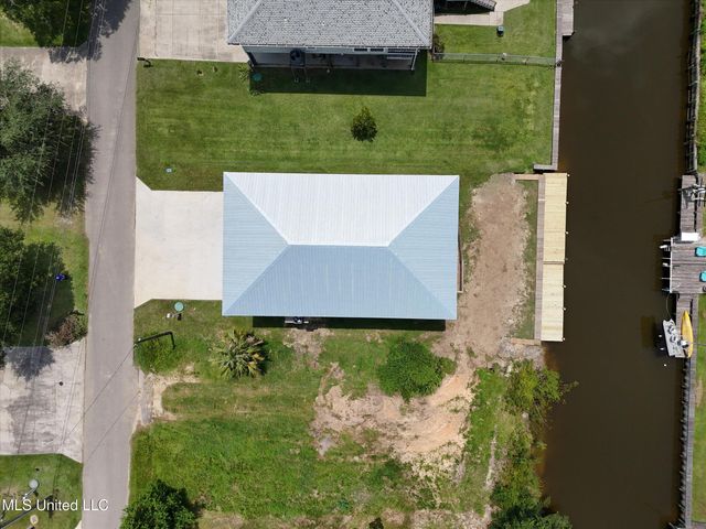56 Good Street, Bay Saint Louis, MS 39520