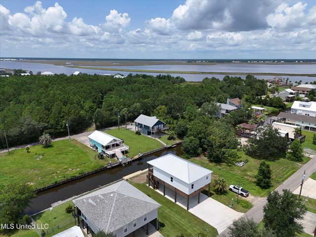 56 Good Street, Bay Saint Louis, MS 39520