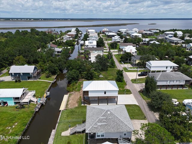 56 Good Street, Bay Saint Louis, MS 39520