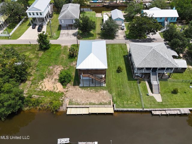 56 Good Street, Bay Saint Louis, MS 39520