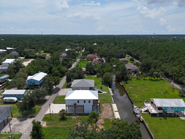 56 Good Street, Bay Saint Louis, MS 39520