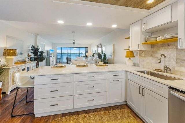 1510 1ST AVENUE W 302, Bradenton, FL 34205