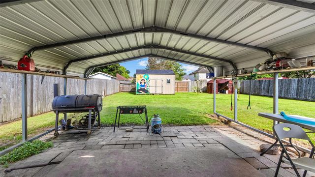 3707 Somerton Drive, La Porte, TX 77571