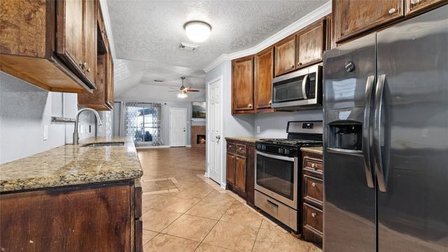 3707 Somerton Drive, La Porte, TX 77571