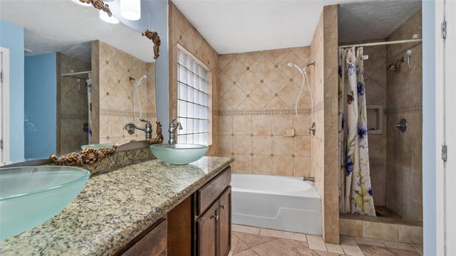3707 Somerton Drive, La Porte, TX 77571