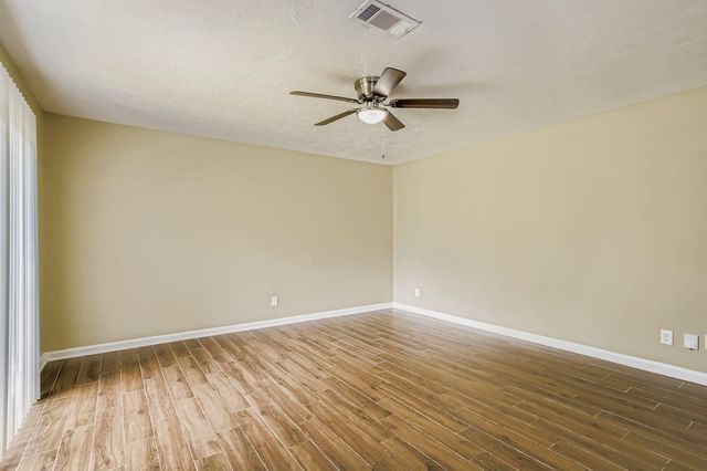 15710 Sandy Hill Drive, Houston, TX 77084