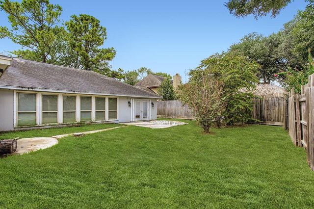 15710 Sandy Hill Drive, Houston, TX 77084