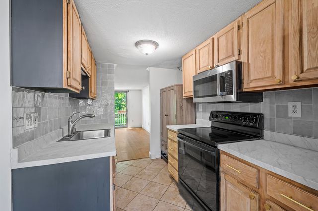 802 Piscassic Street, Newmarket, NH 03857