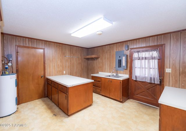 3233 Walnut Drive, Opelousas, LA 70570