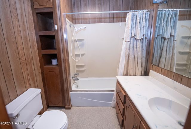 3233 Walnut Drive, Opelousas, LA 70570