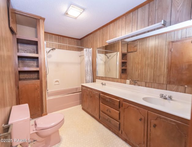 3233 Walnut Drive, Opelousas, LA 70570