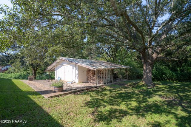 3233 Walnut Drive, Opelousas, LA 70570