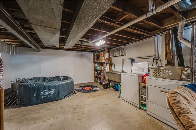 24 E Orchard Springs Drive, Dayton, OH 45415