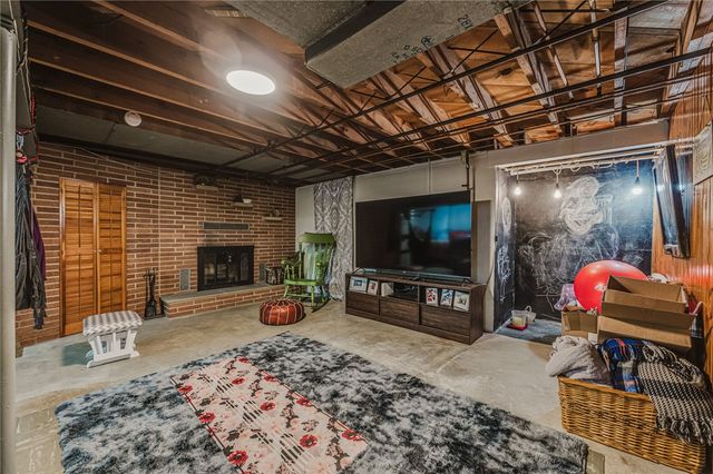 24 E Orchard Springs Drive, Dayton, OH 45415