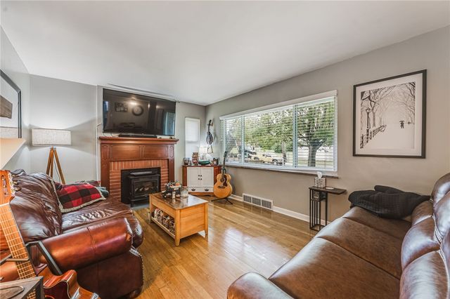 24 E Orchard Springs Drive, Dayton, OH 45415