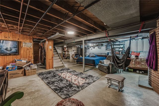 24 E Orchard Springs Drive, Dayton, OH 45415
