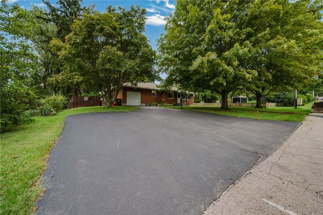 24 E Orchard Springs Drive, Dayton, OH 45415