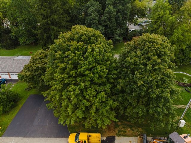 24 E Orchard Springs Drive, Dayton, OH 45415