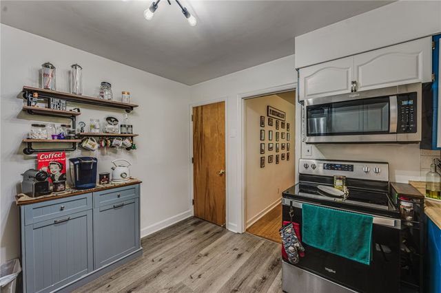 24 E Orchard Springs Drive, Dayton, OH 45415
