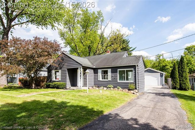 55901 Pontiac Trail Court, New Hudson, MI 48165