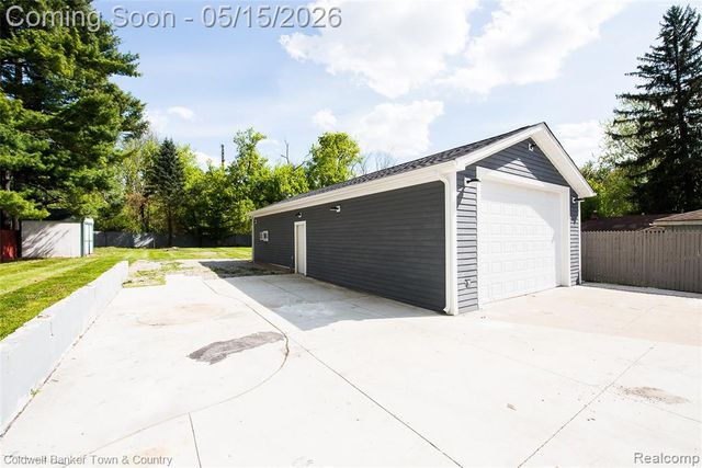 55901 Pontiac Trail Court, New Hudson, MI 48165